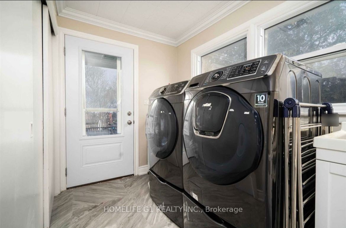10 Douglas Pl