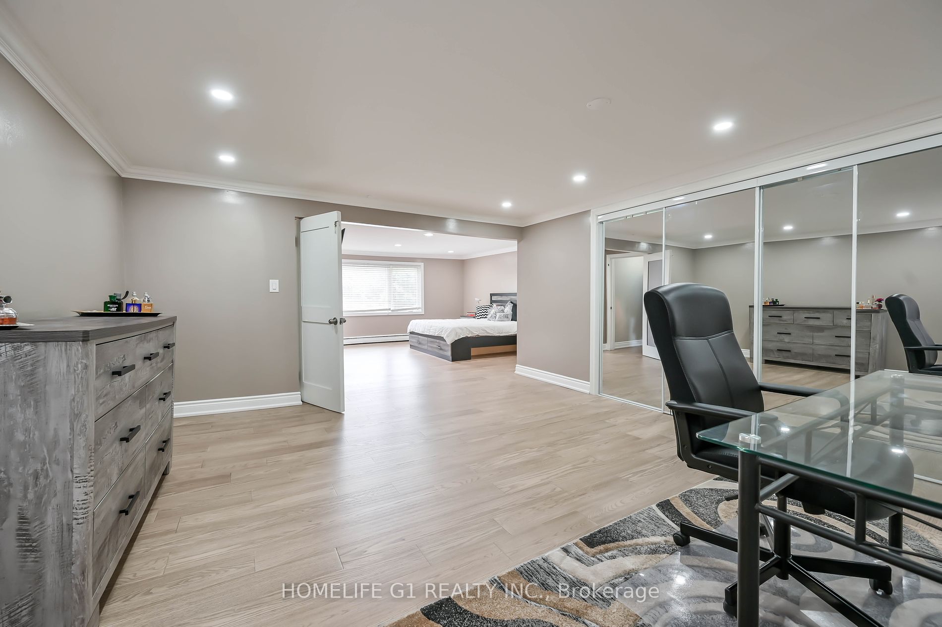 10 Douglas Pl