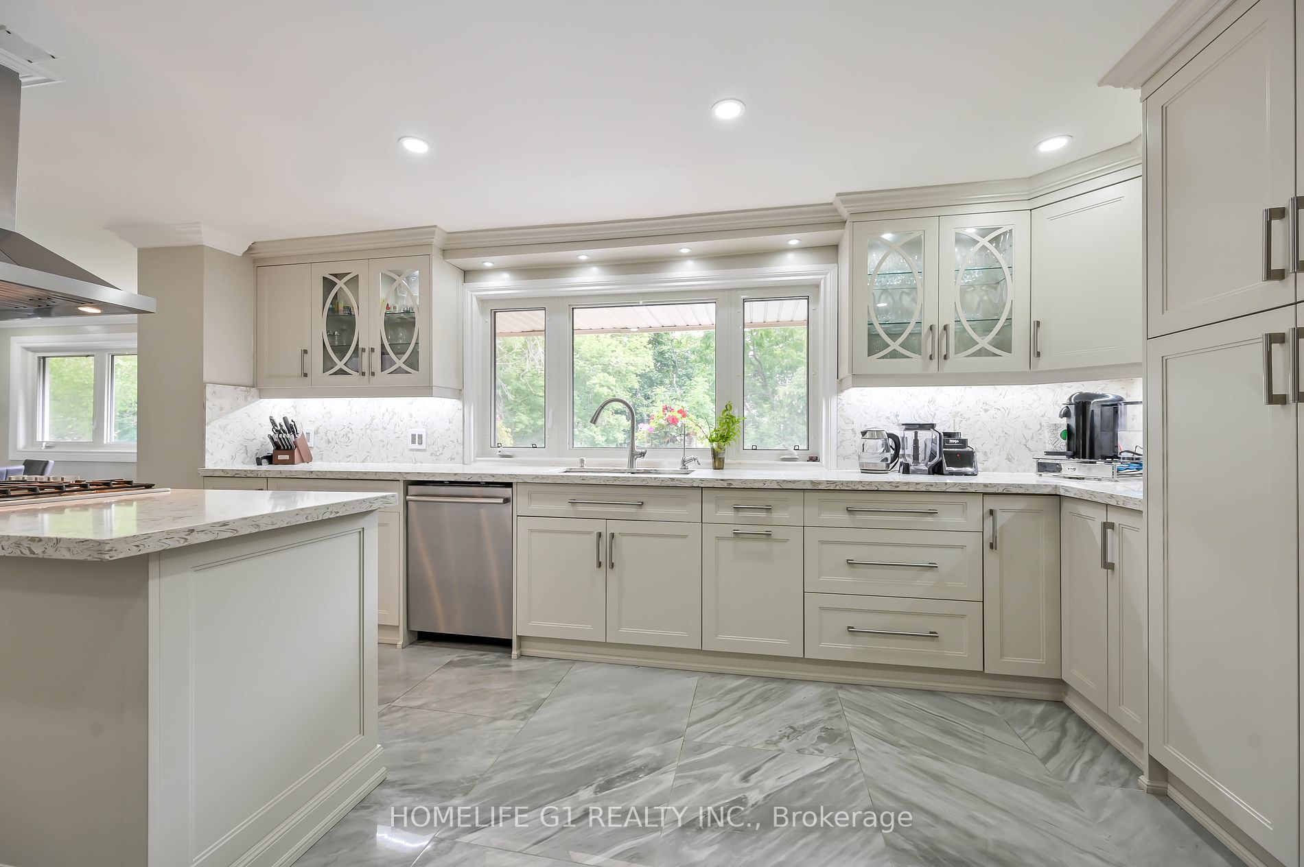 10 Douglas Pl