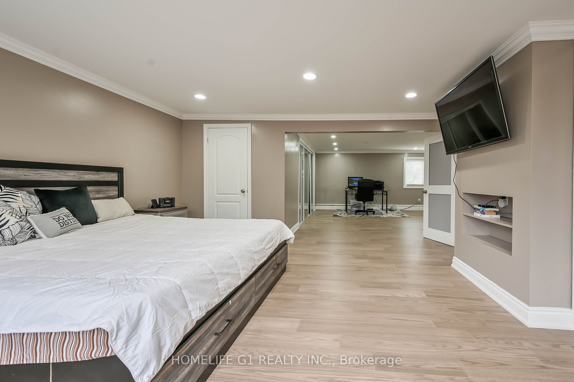 10 Douglas Pl
