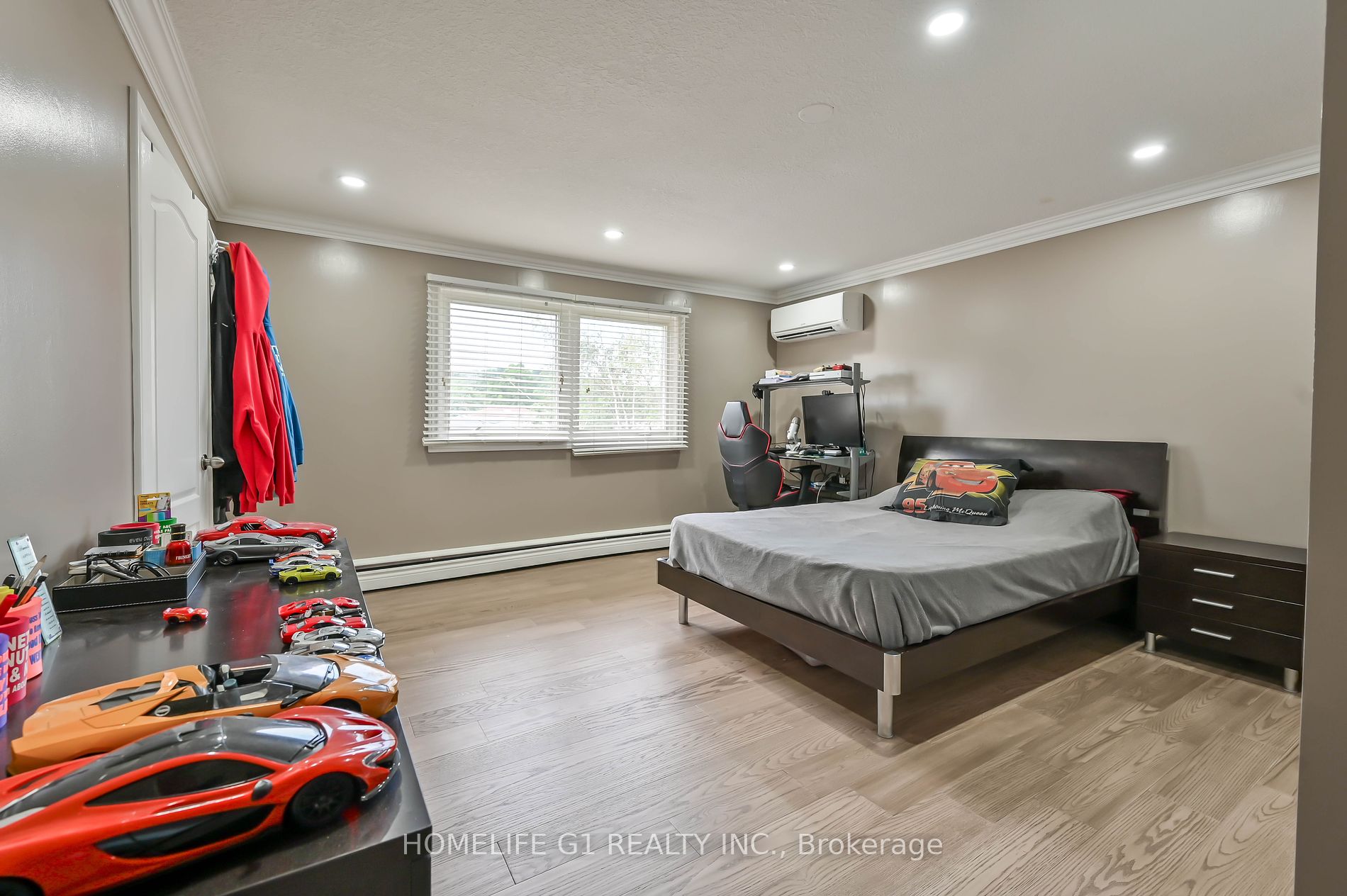 10 Douglas Pl