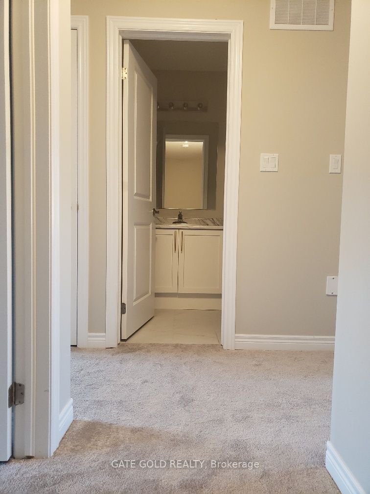 30 Mia Dr, #10