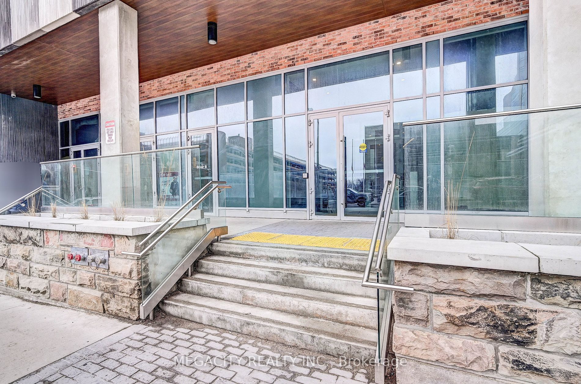 60 Frederick Street #305
