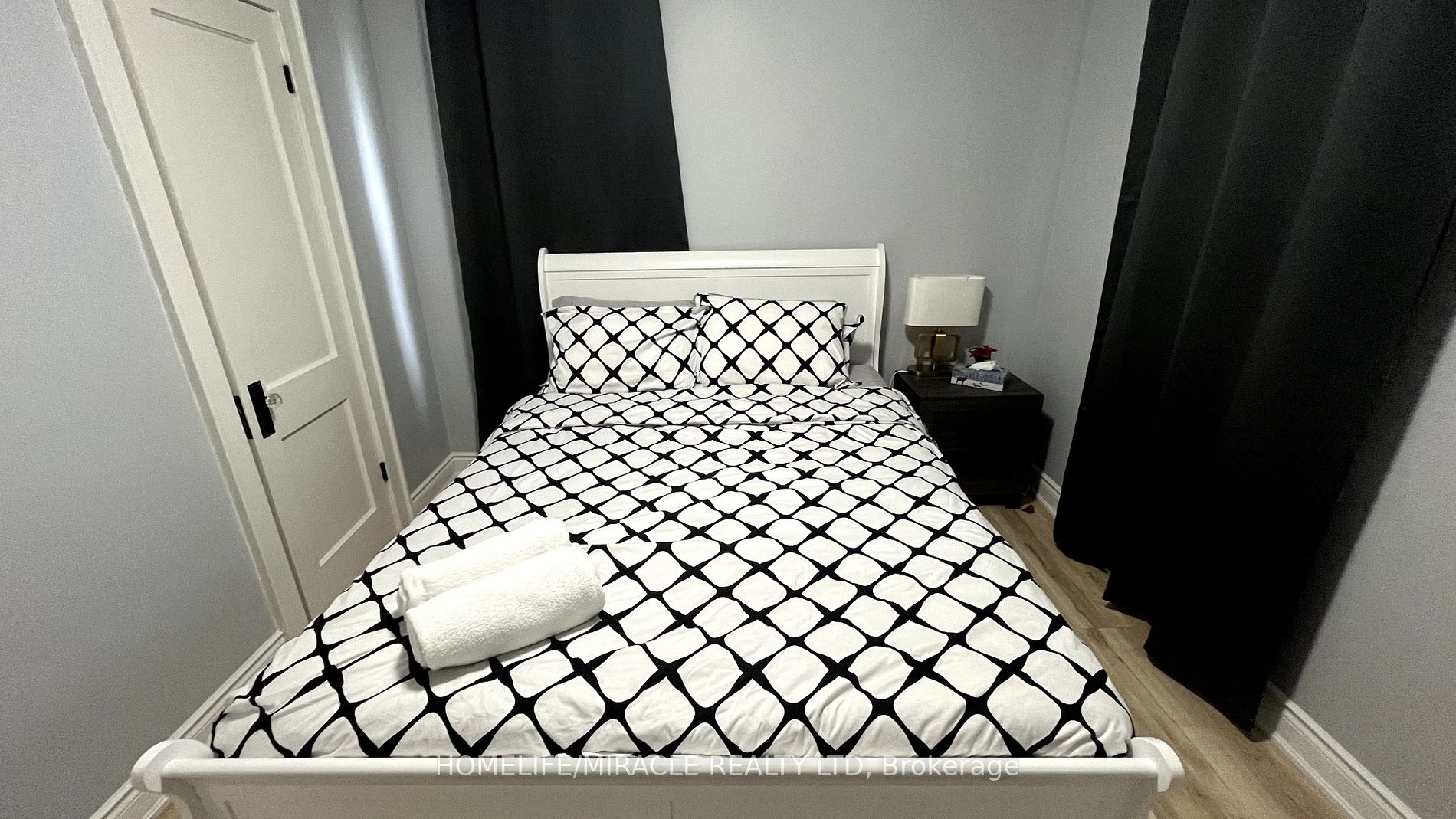 5659 Robinson Street