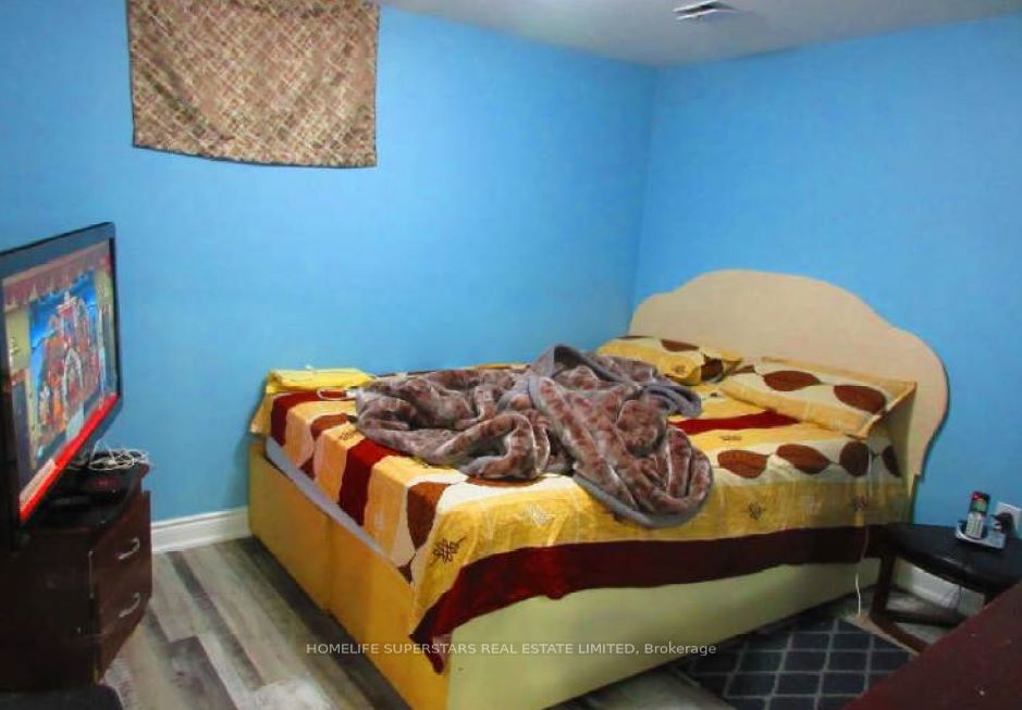 795 QUEENSTON Boulevard