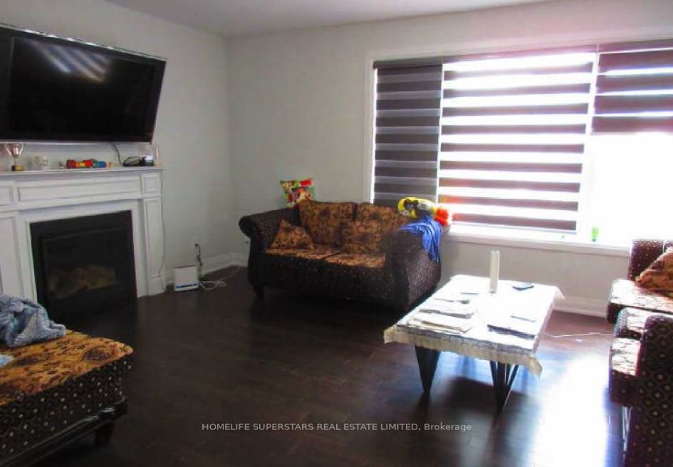 795 QUEENSTON Boulevard