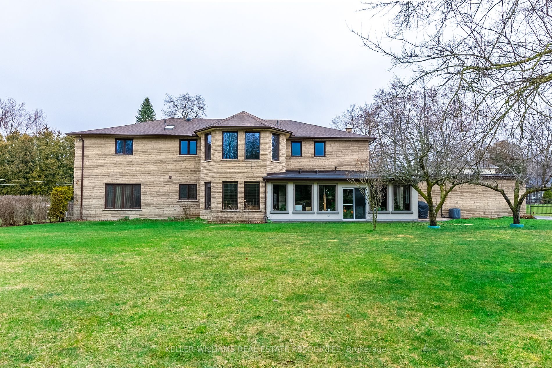 805 Centre Road