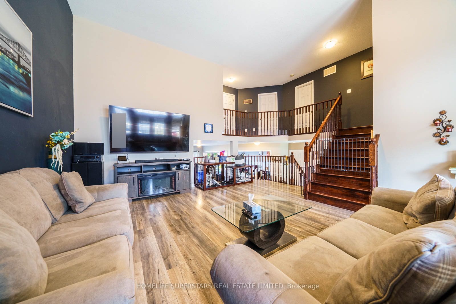 84 Lambert Crescent