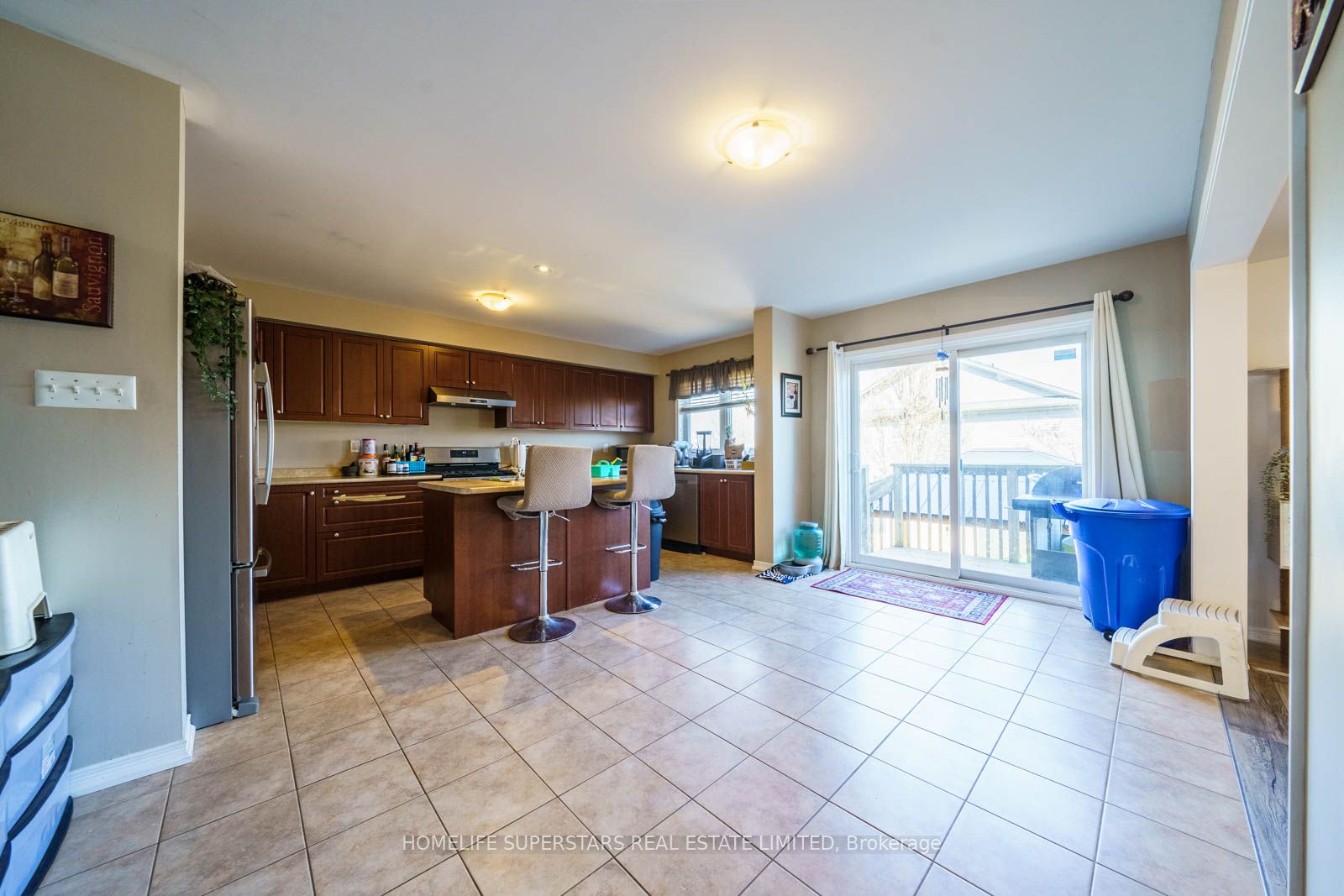 84 Lambert Crescent