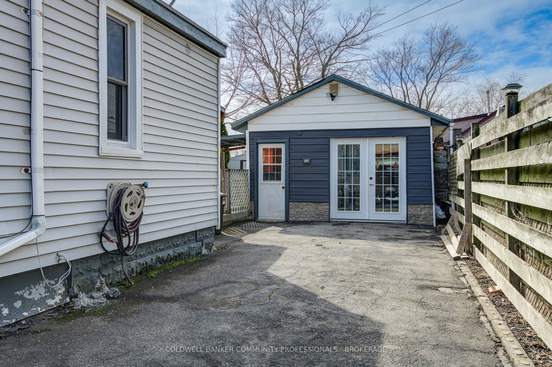 632 STEELE Street