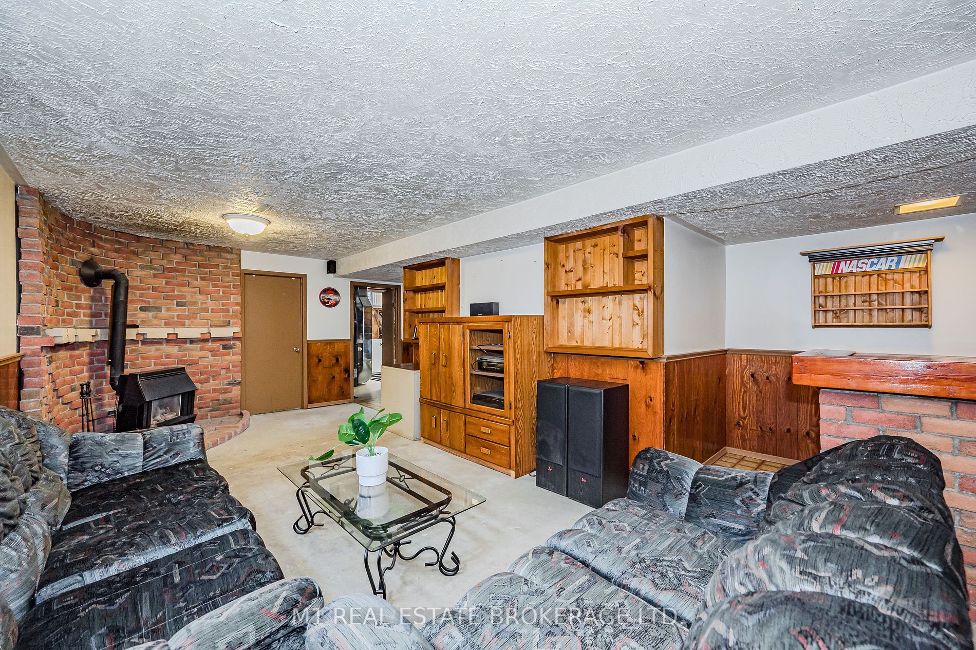 36 Upton Cres