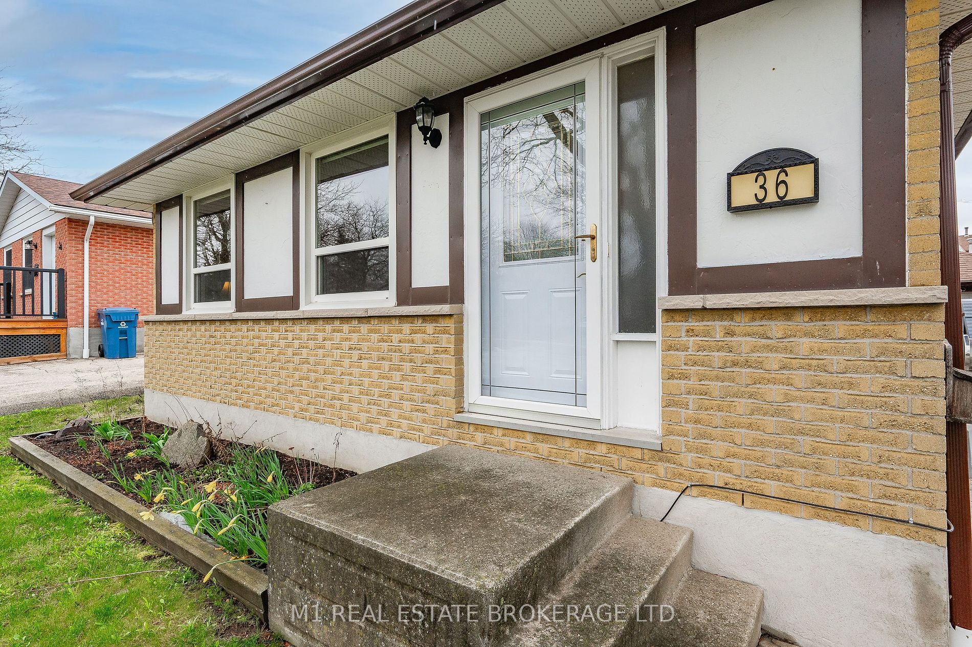 36 Upton Cres