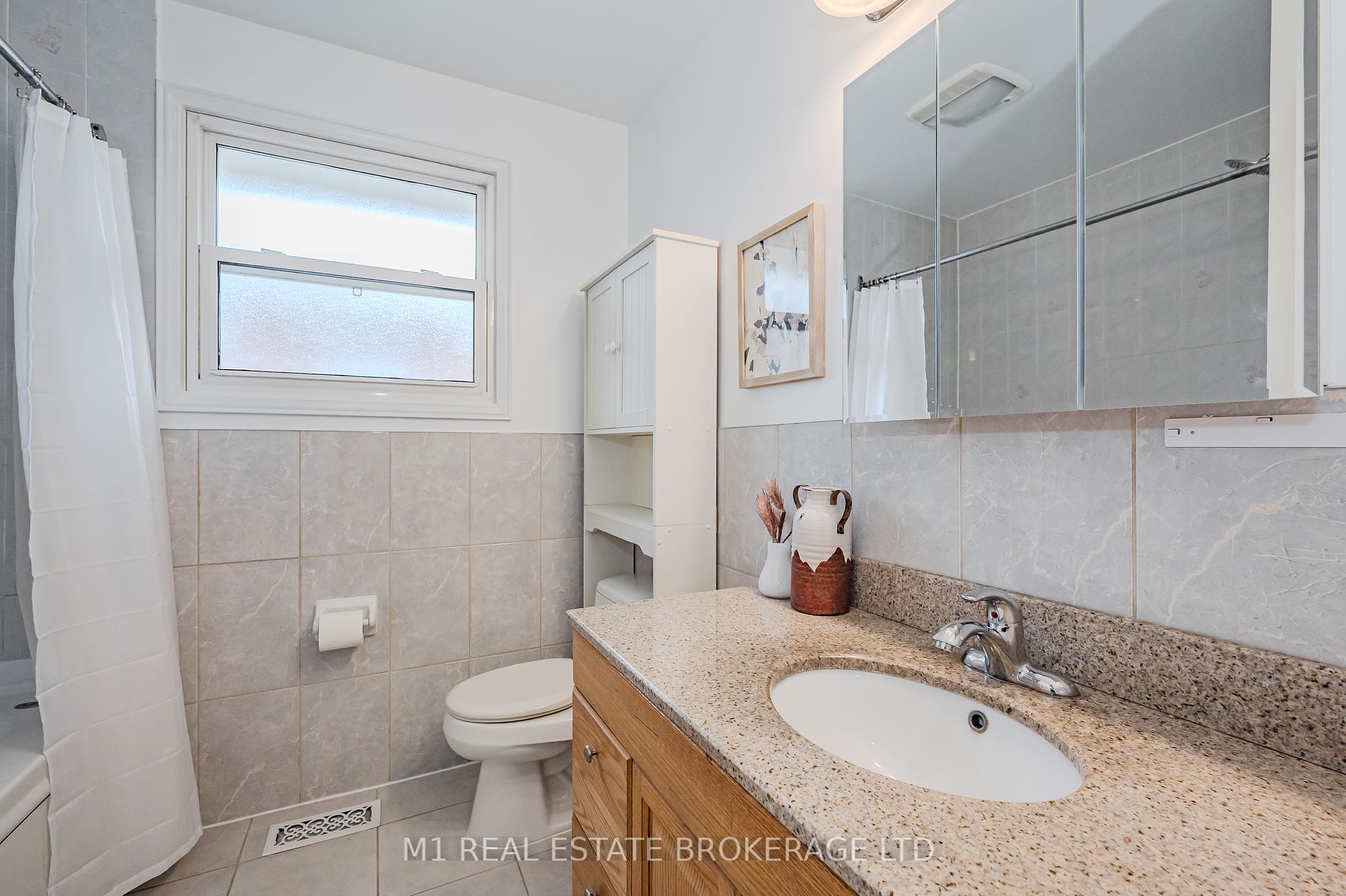 36 Upton Cres