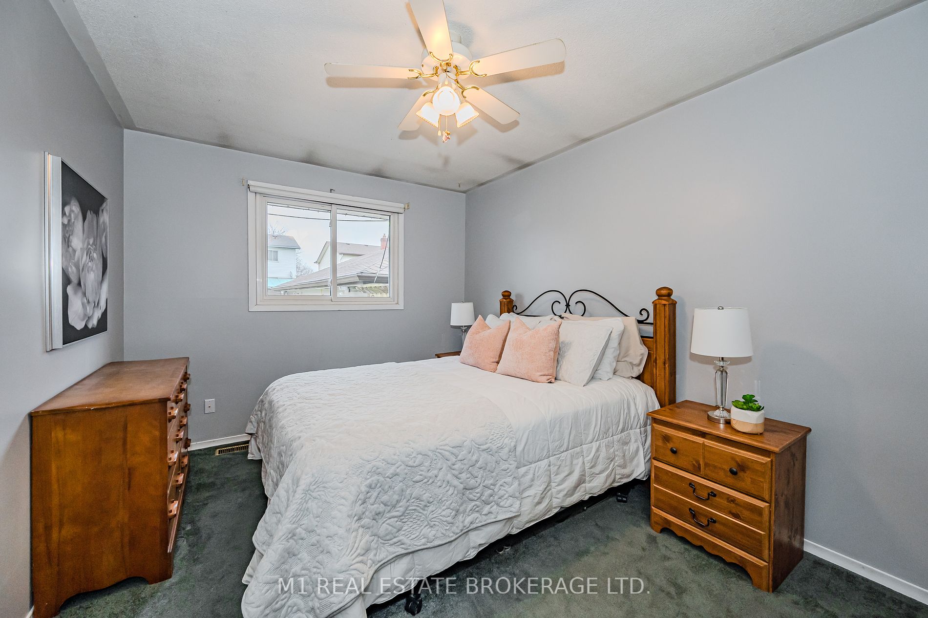 36 Upton Cres