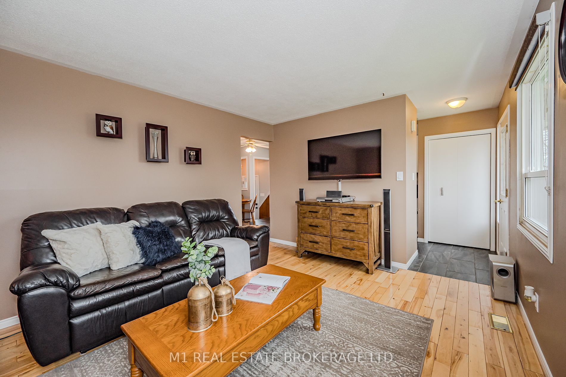 36 Upton Cres