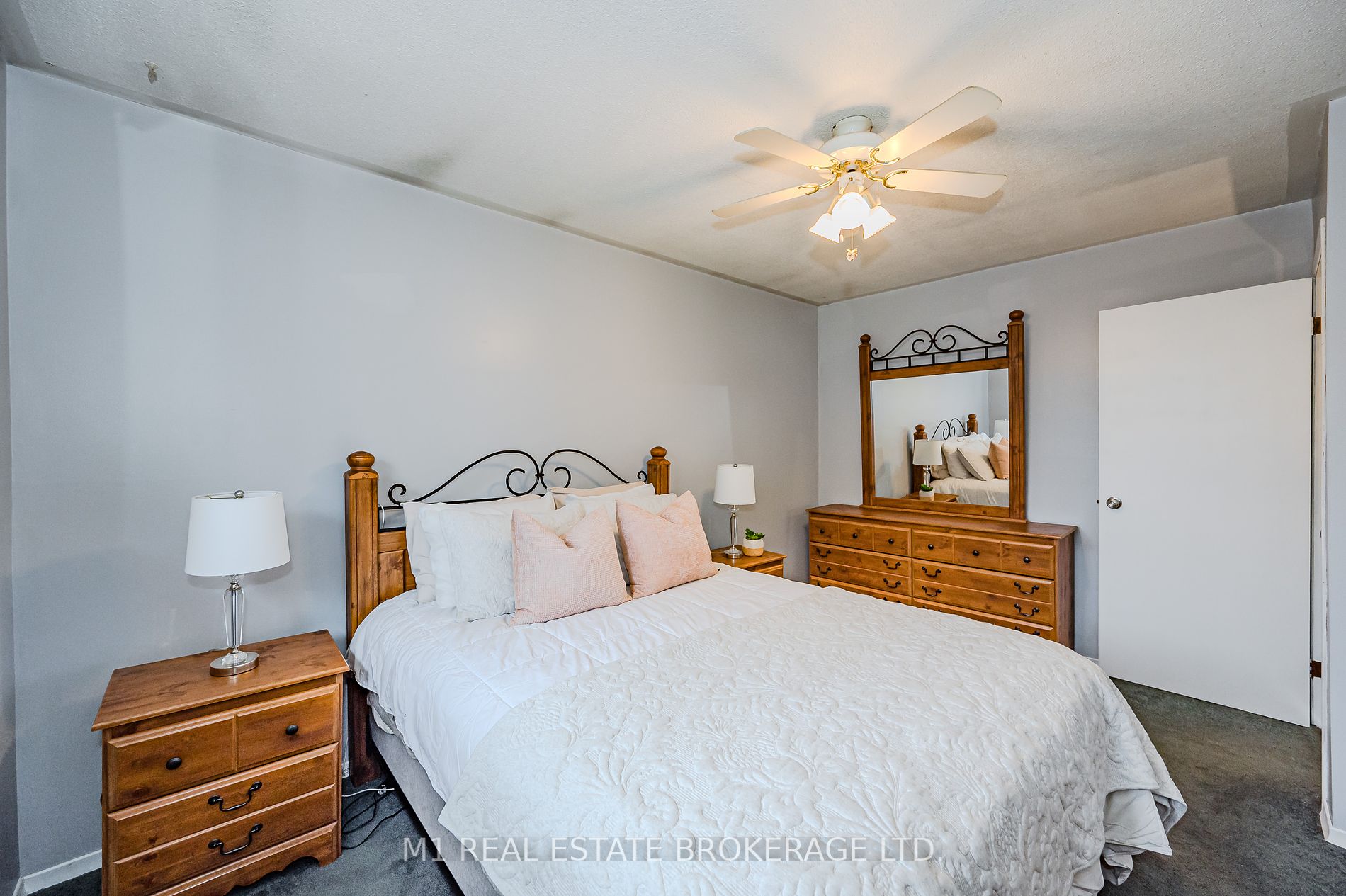 36 Upton Cres