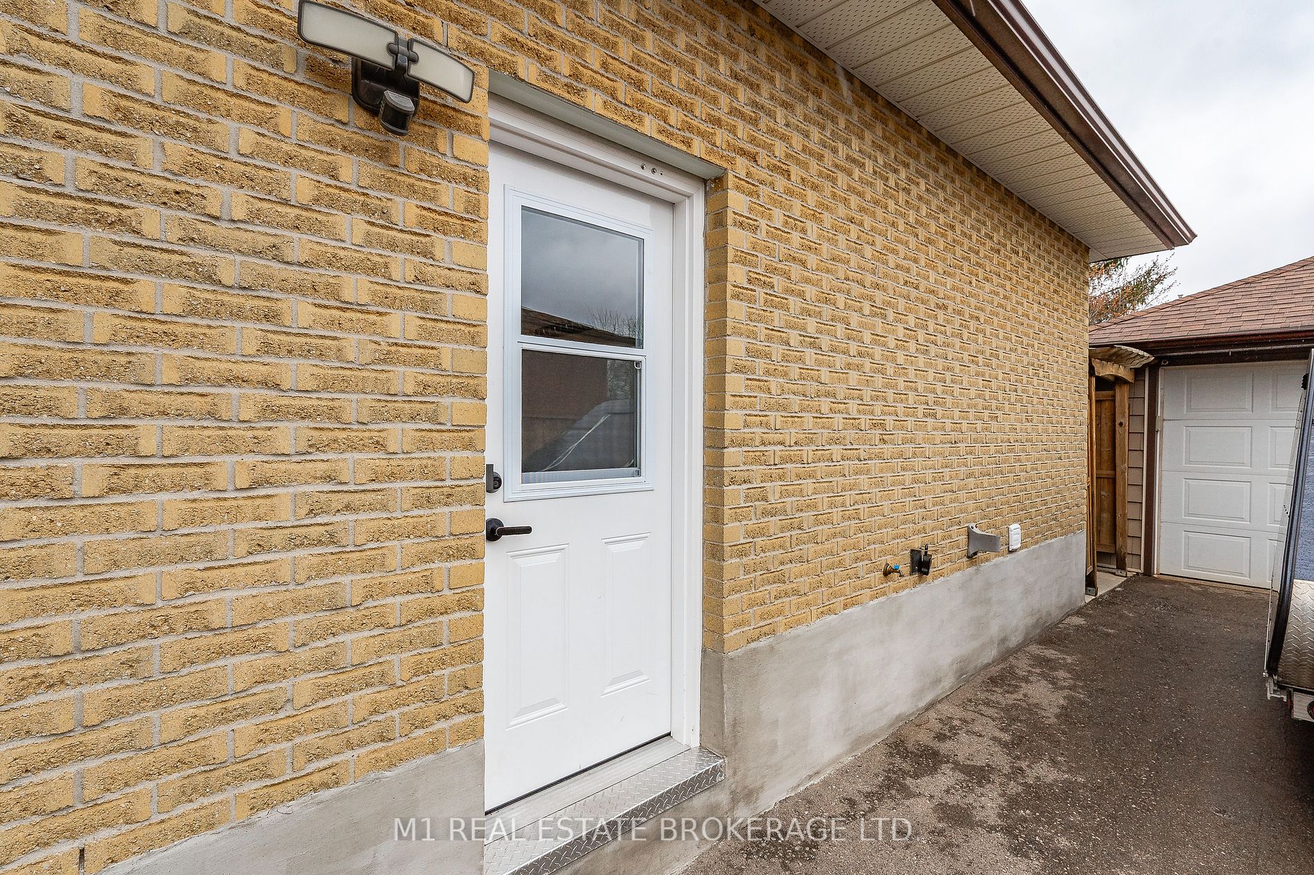 36 Upton Cres