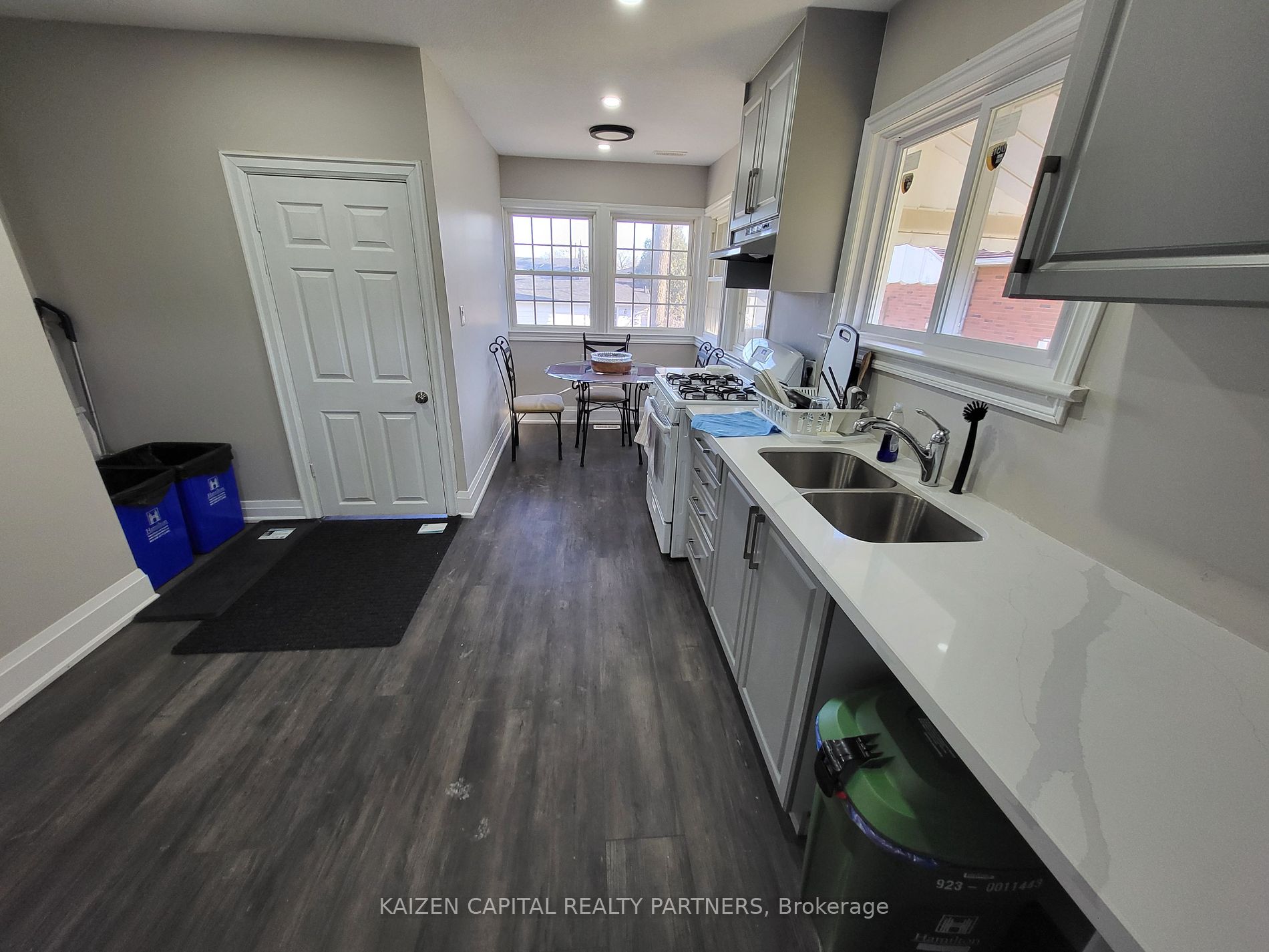 251 King St E