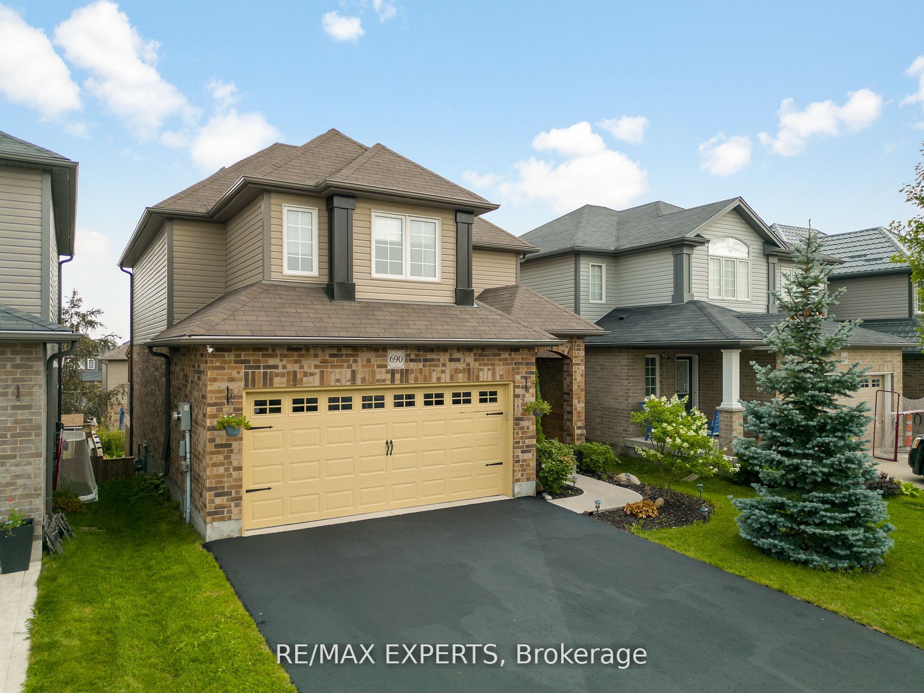 690 Frontenac Cres