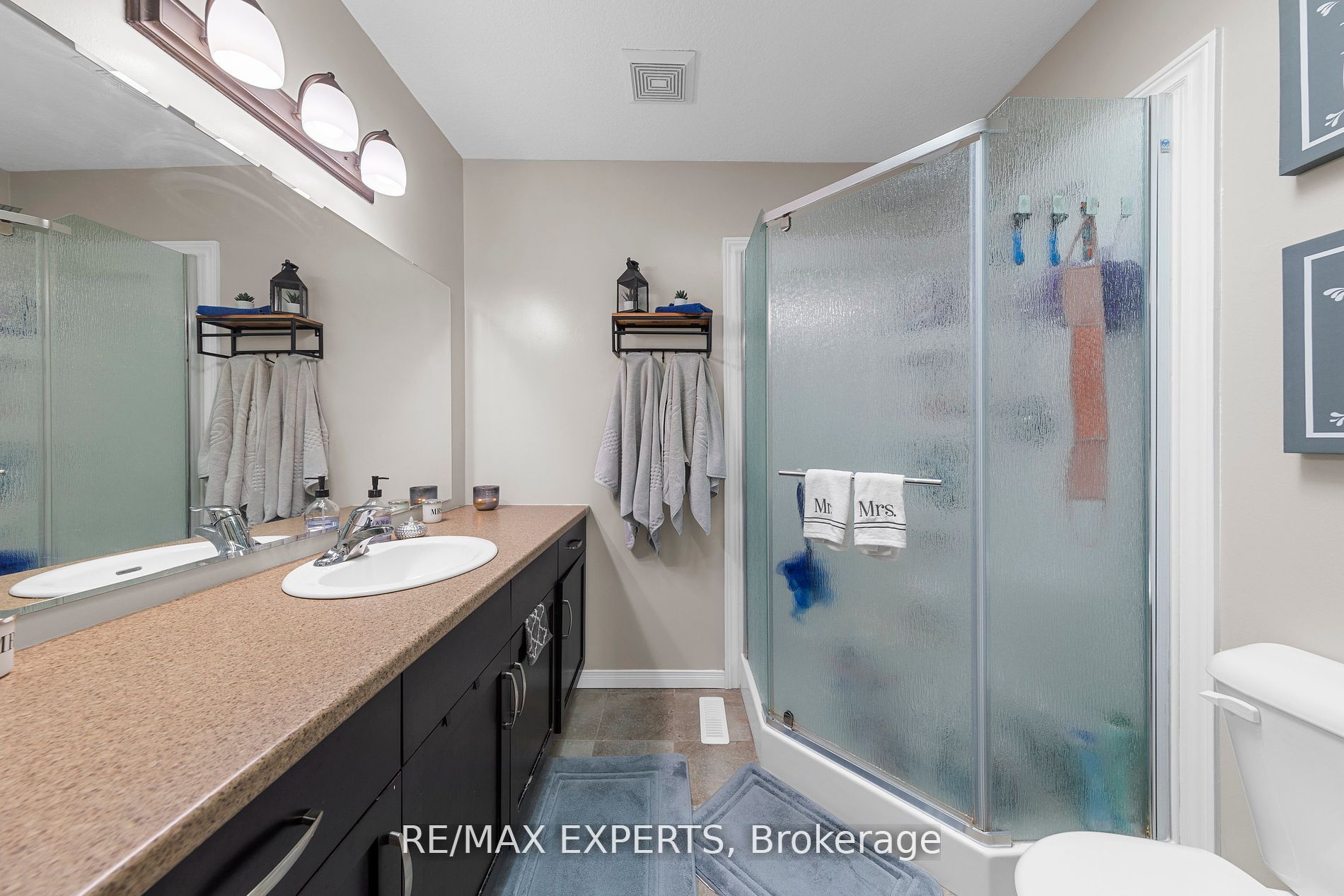 690 Frontenac Cres