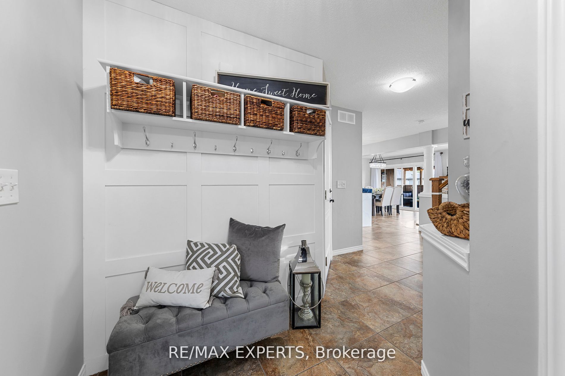690 Frontenac Cres
