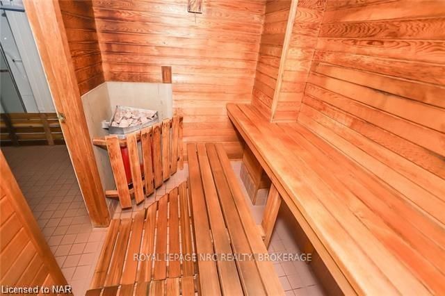 7 Gale Cres, #902