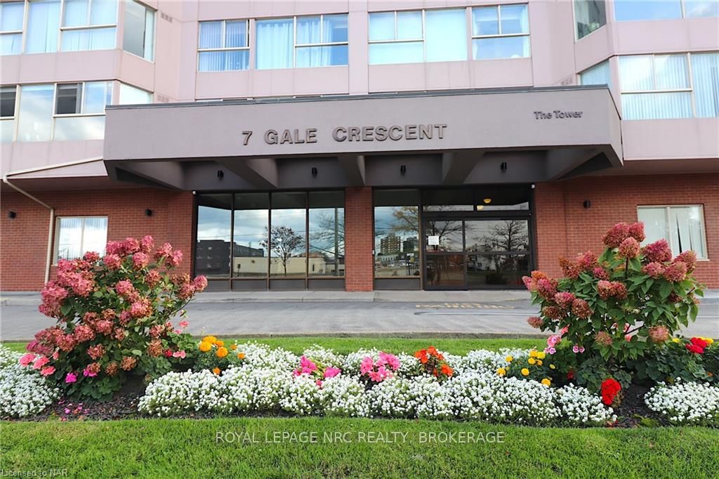 7 Gale Cres, #902