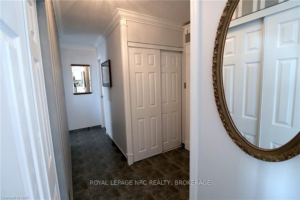 7 Gale Cres, #902