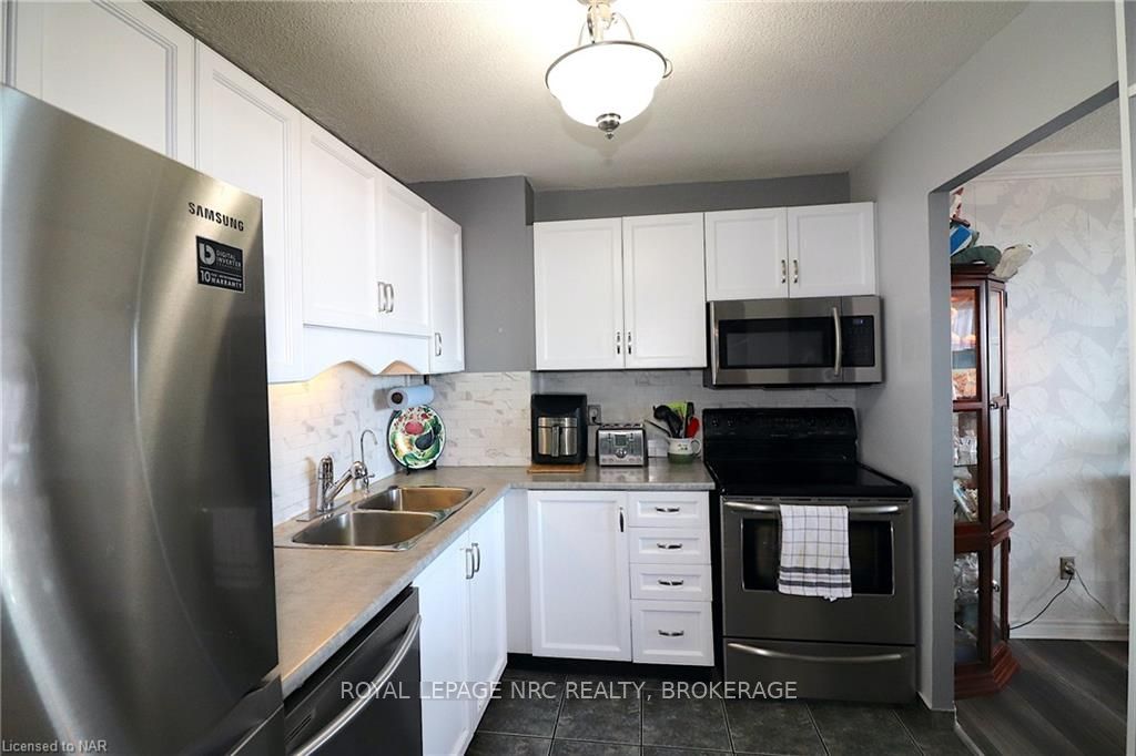 7 Gale Cres, #902