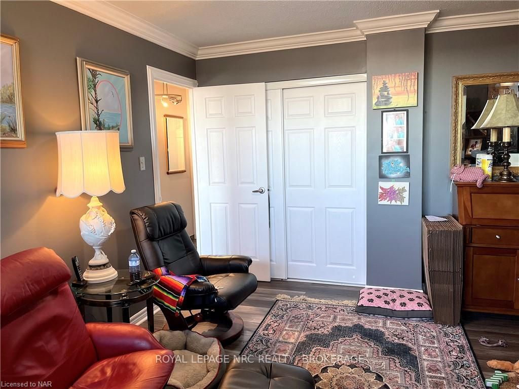 7 Gale Cres, #902