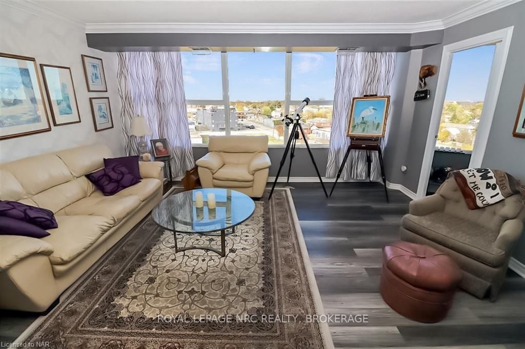 7 Gale Cres, #902