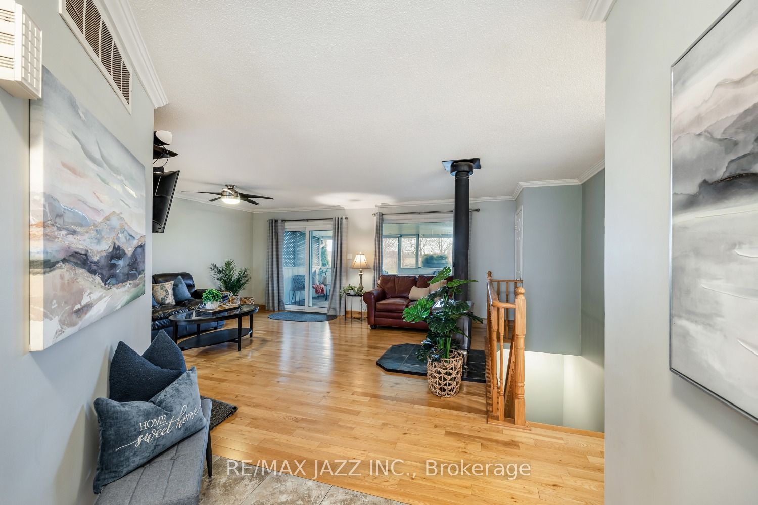 6 Hallett Crescent