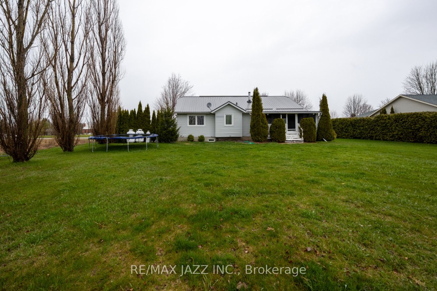 6 Hallett Crescent