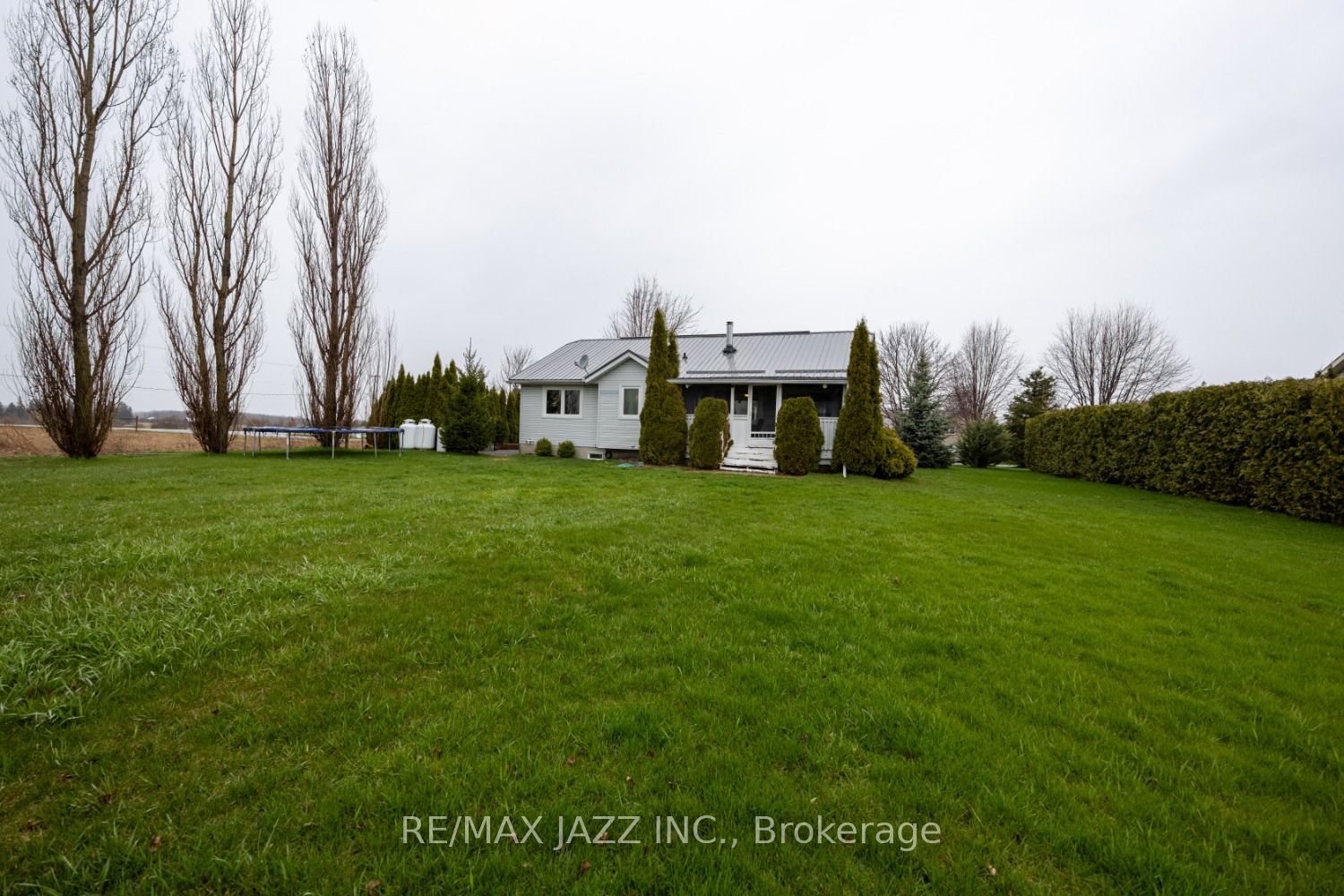 6 Hallett Crescent