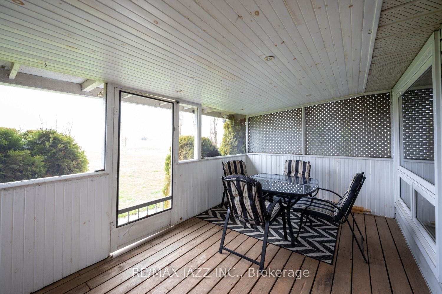 6 Hallett Crescent