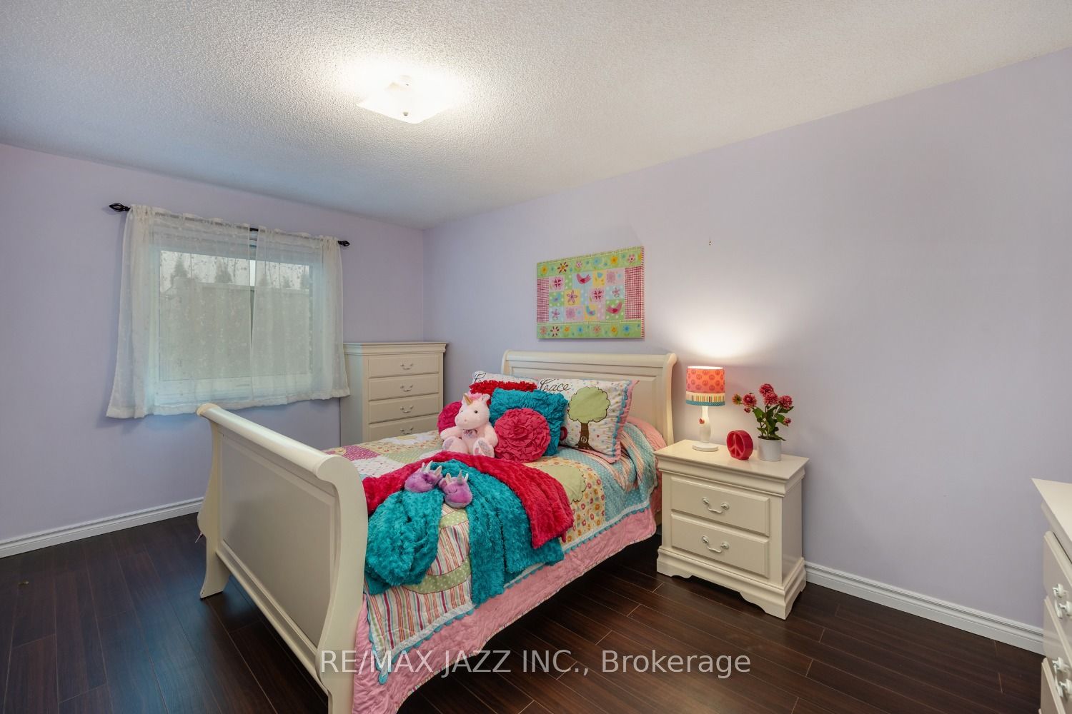 6 Hallett Crescent