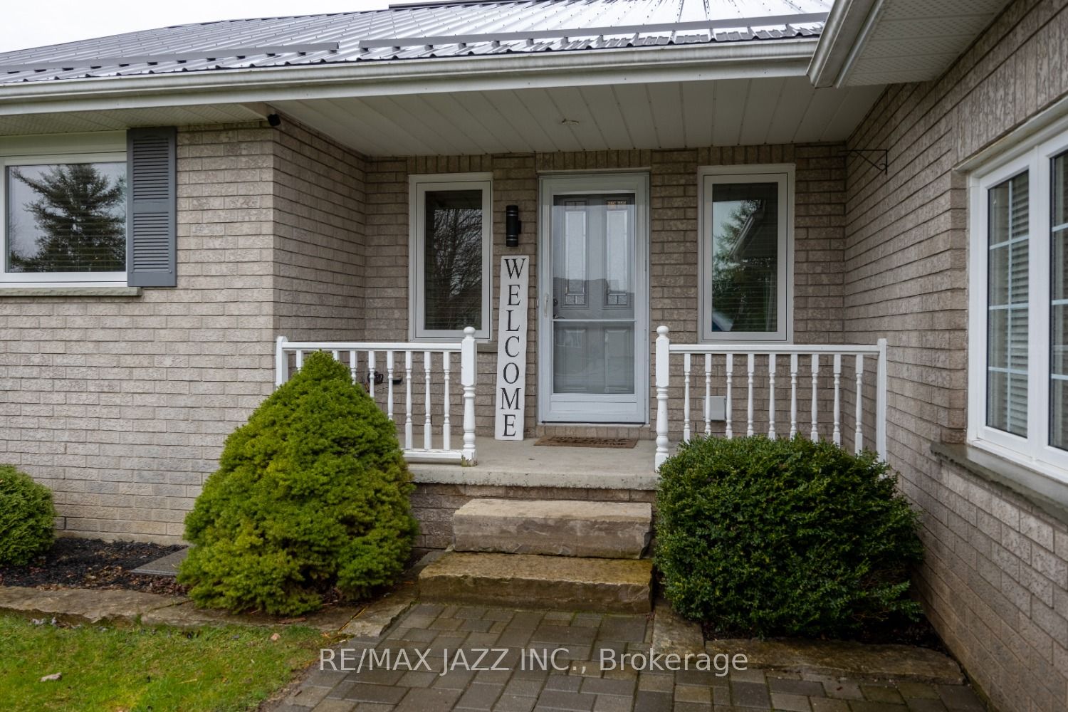 6 Hallett Crescent
