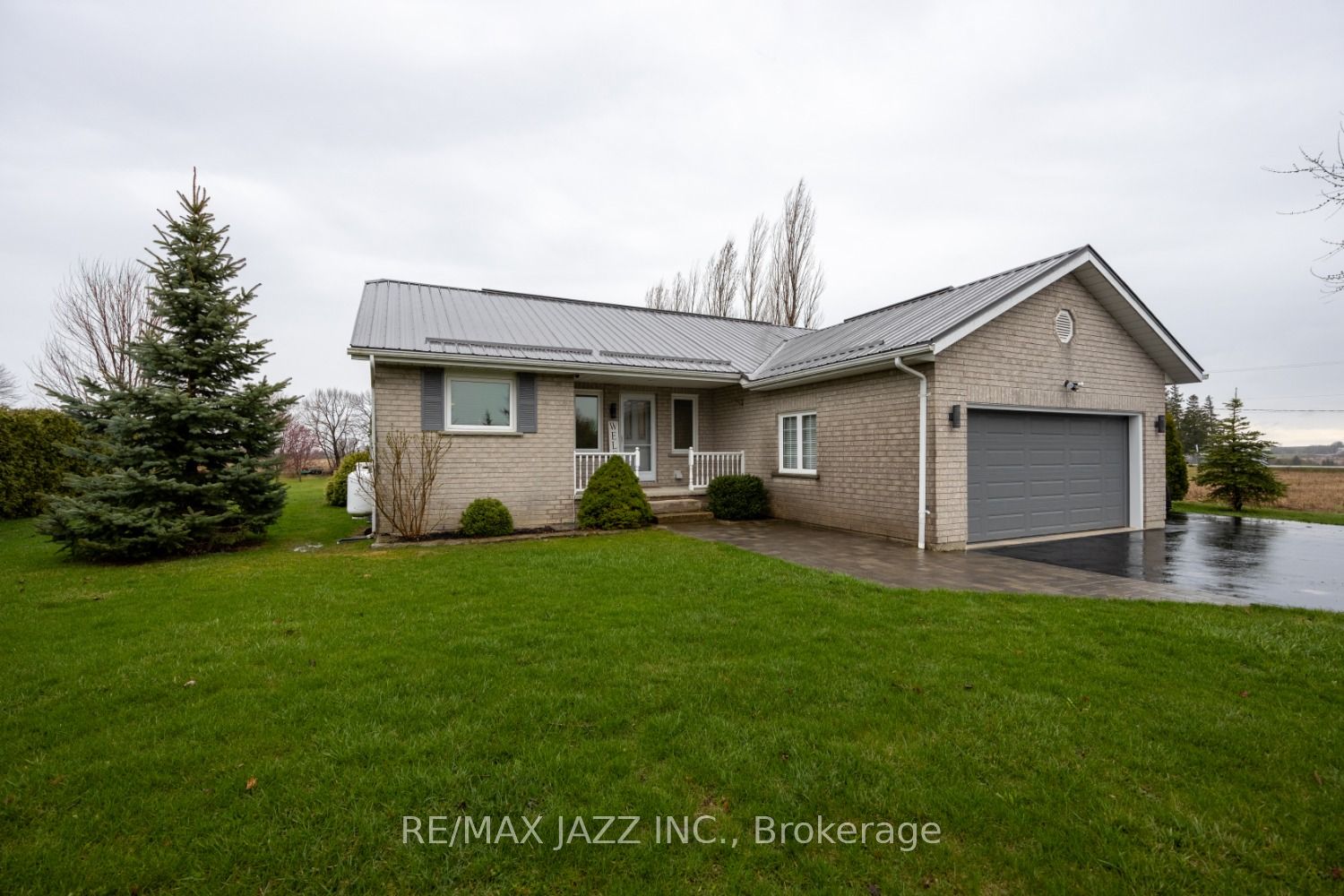 6 Hallett Crescent