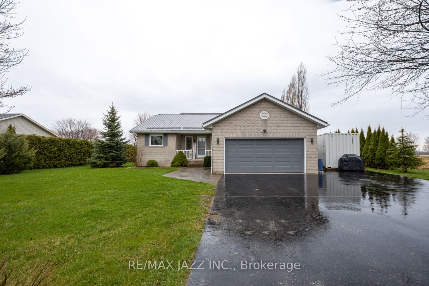 6 Hallett Crescent