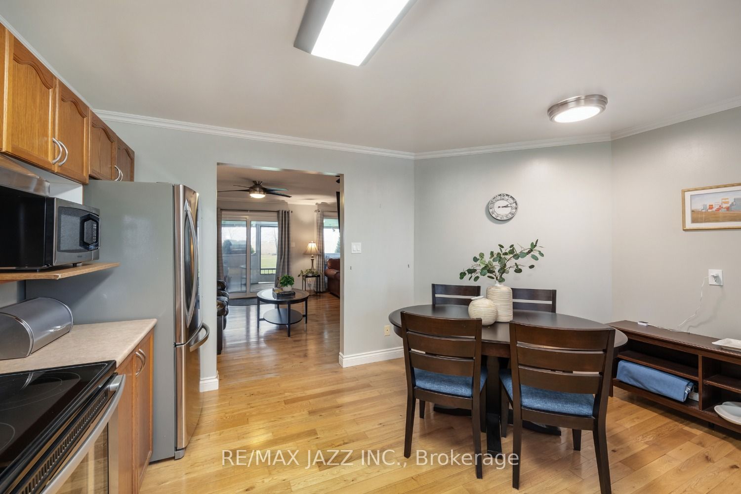 6 Hallett Crescent