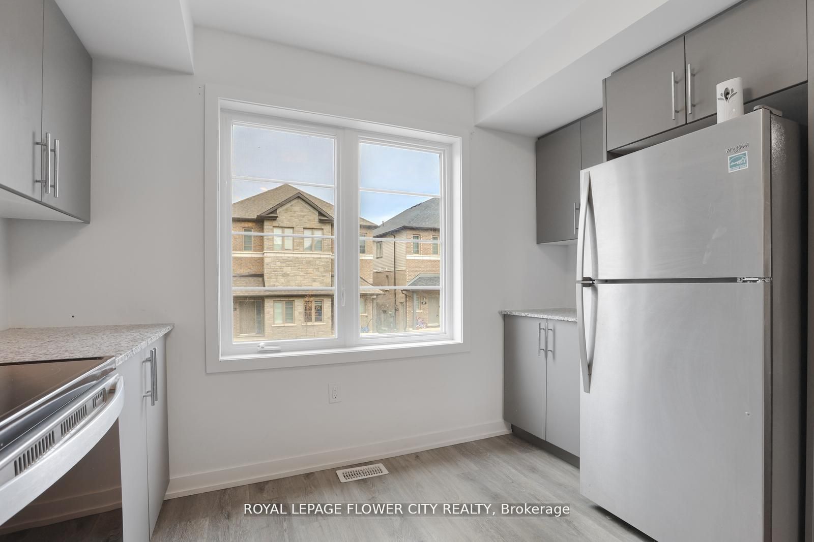 205 West Oak Tr, #16