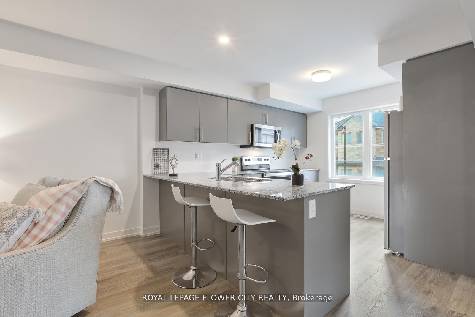 205 West Oak Tr, #16