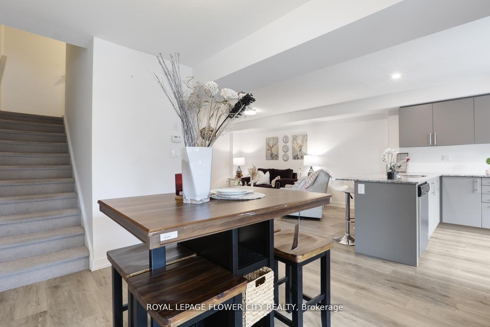 205 West Oak Tr, #16