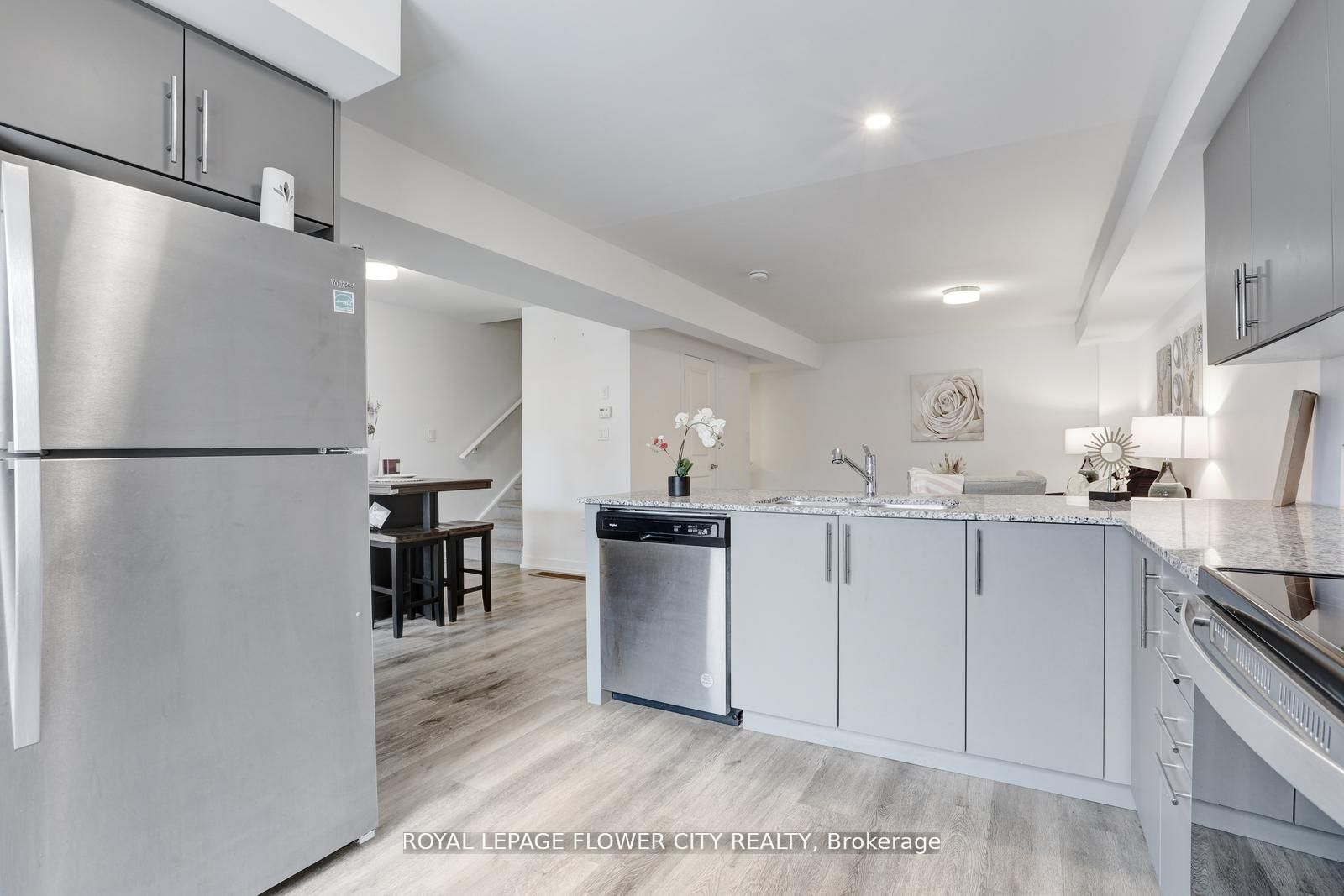 205 West Oak Tr, #16