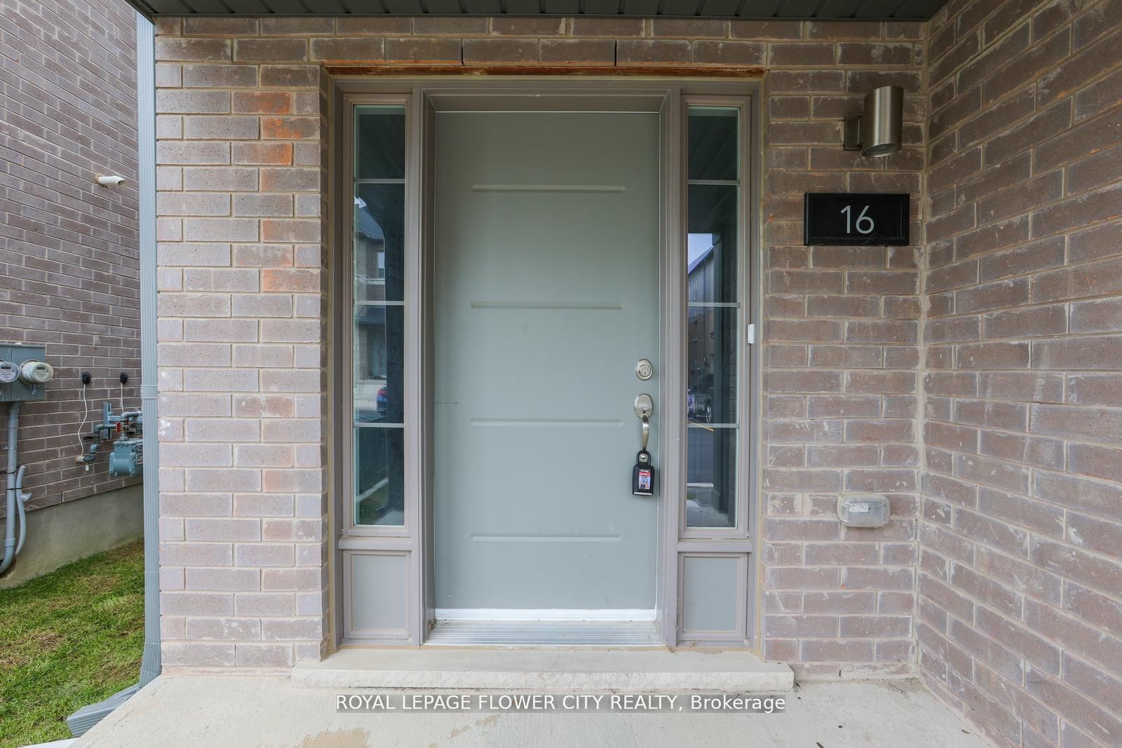 205 West Oak Tr, #16