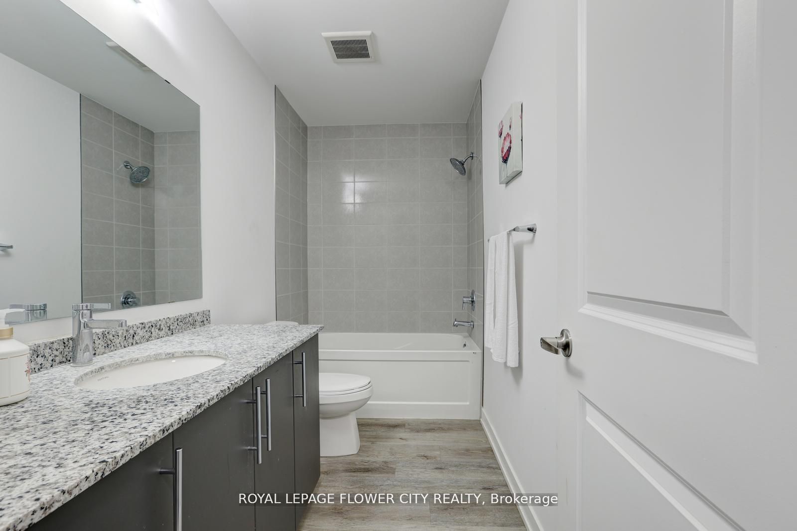 205 West Oak Tr, #16