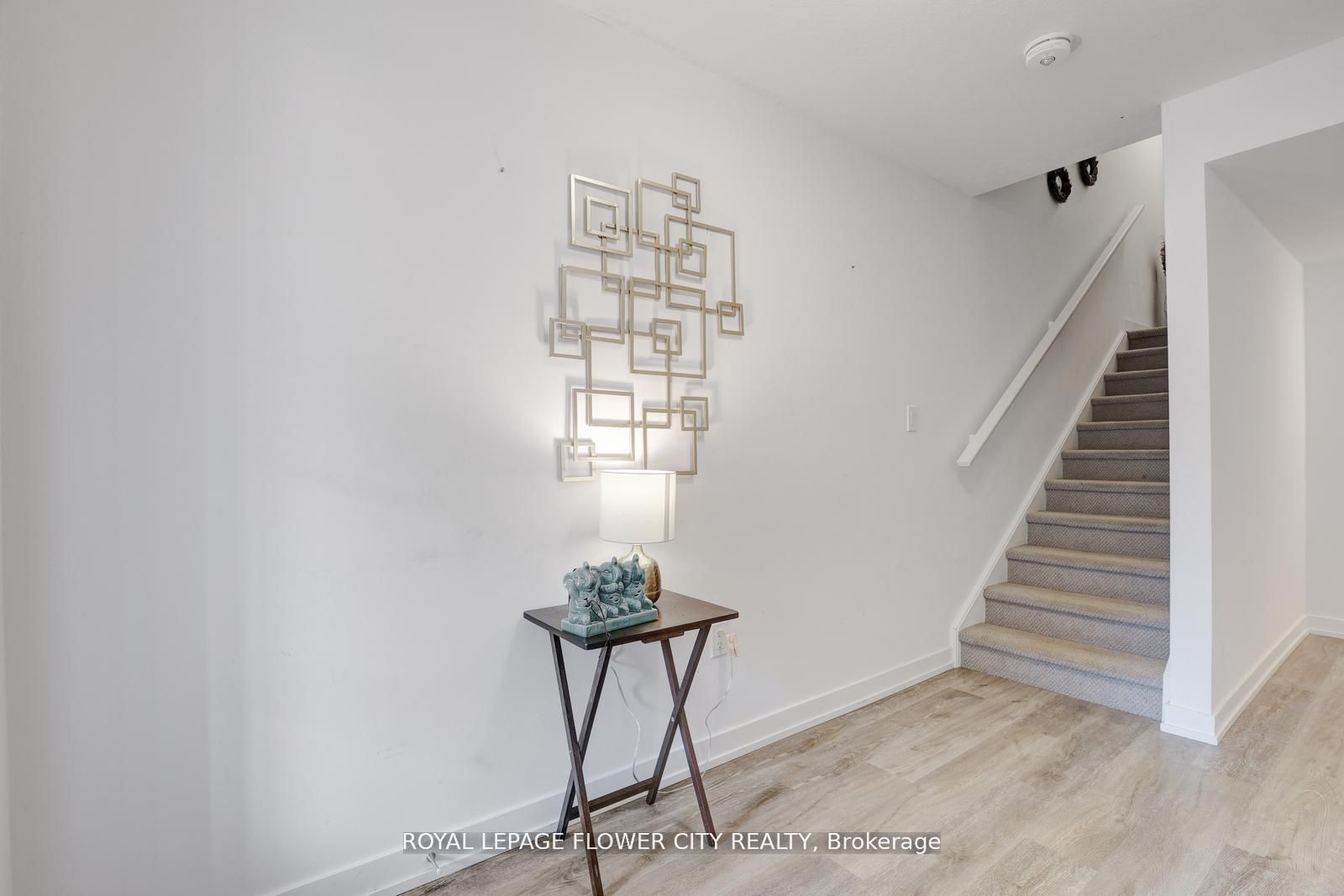 205 West Oak Tr, #16