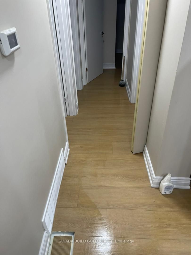 22 Colonial Crt
