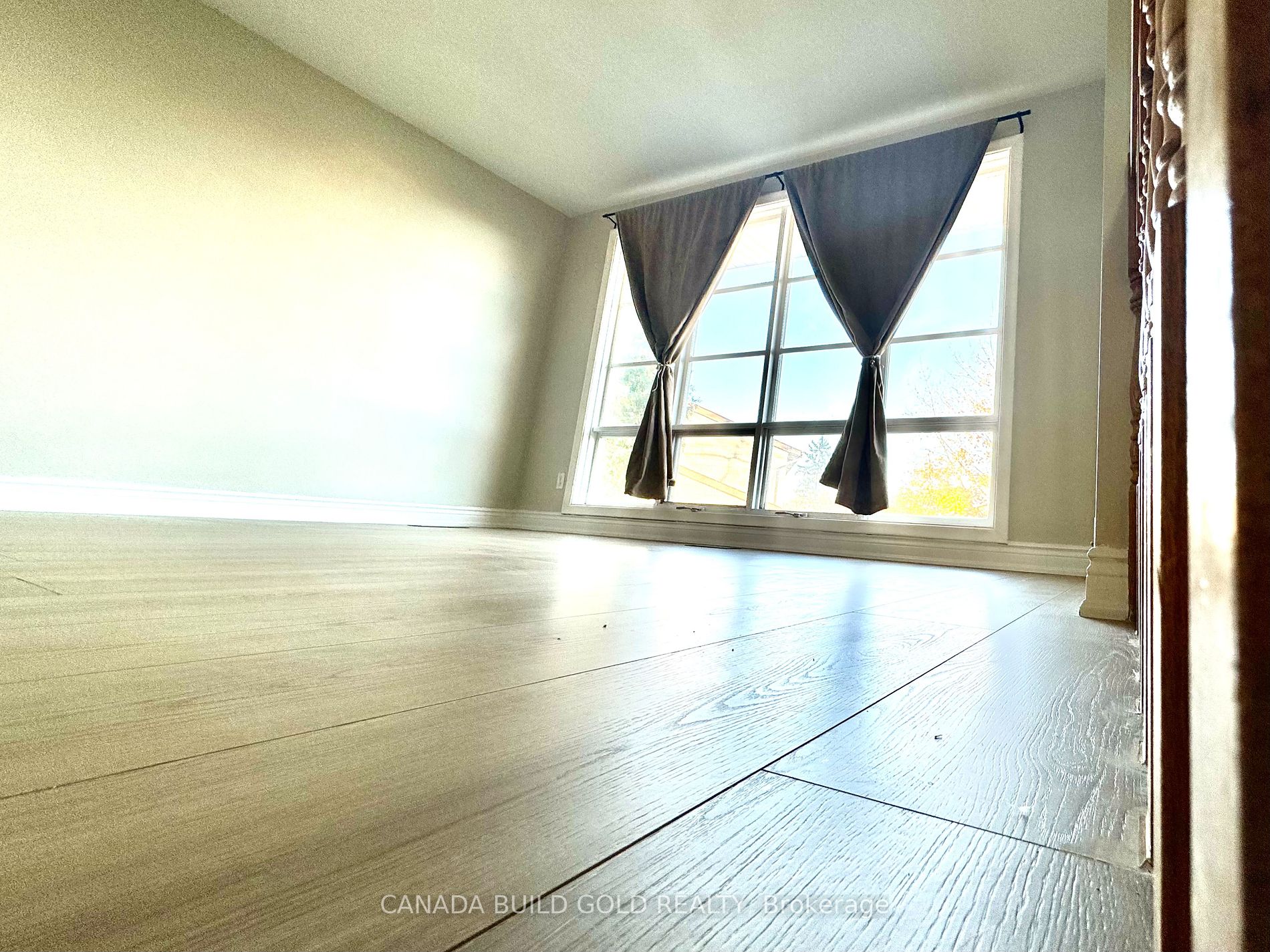 22 Colonial Crt
