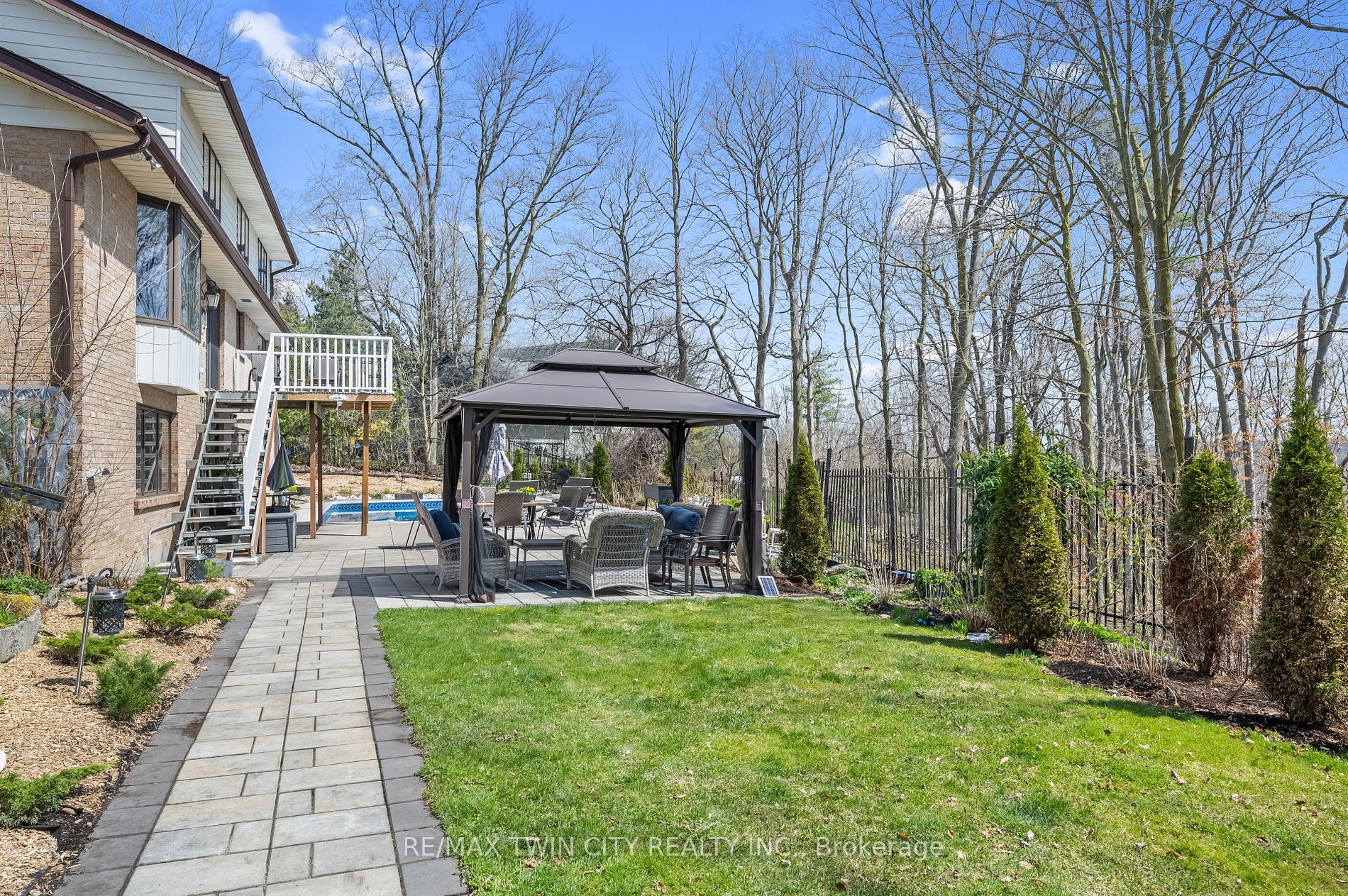 355 Edgehill Drive